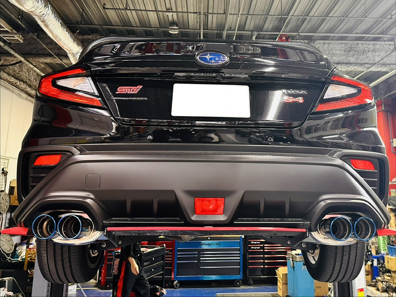 WRX VBH S4 にマフラー取り付け