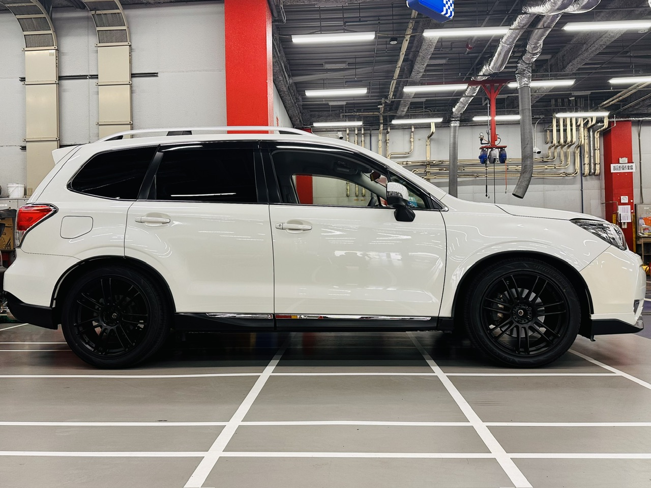 フォレスターに車高調取り付け