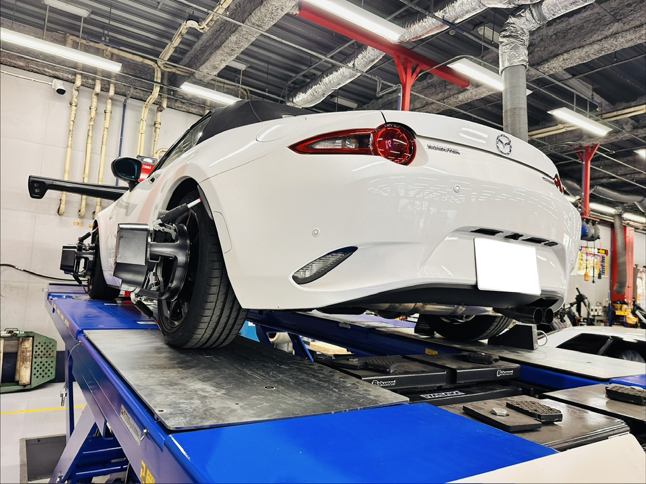 NDロードスターのアライメント調整