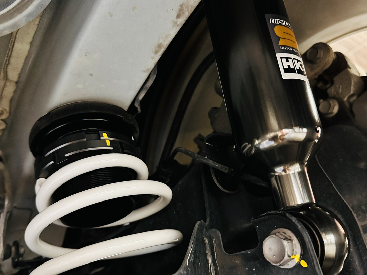 ZC33Sに車高調取り付け