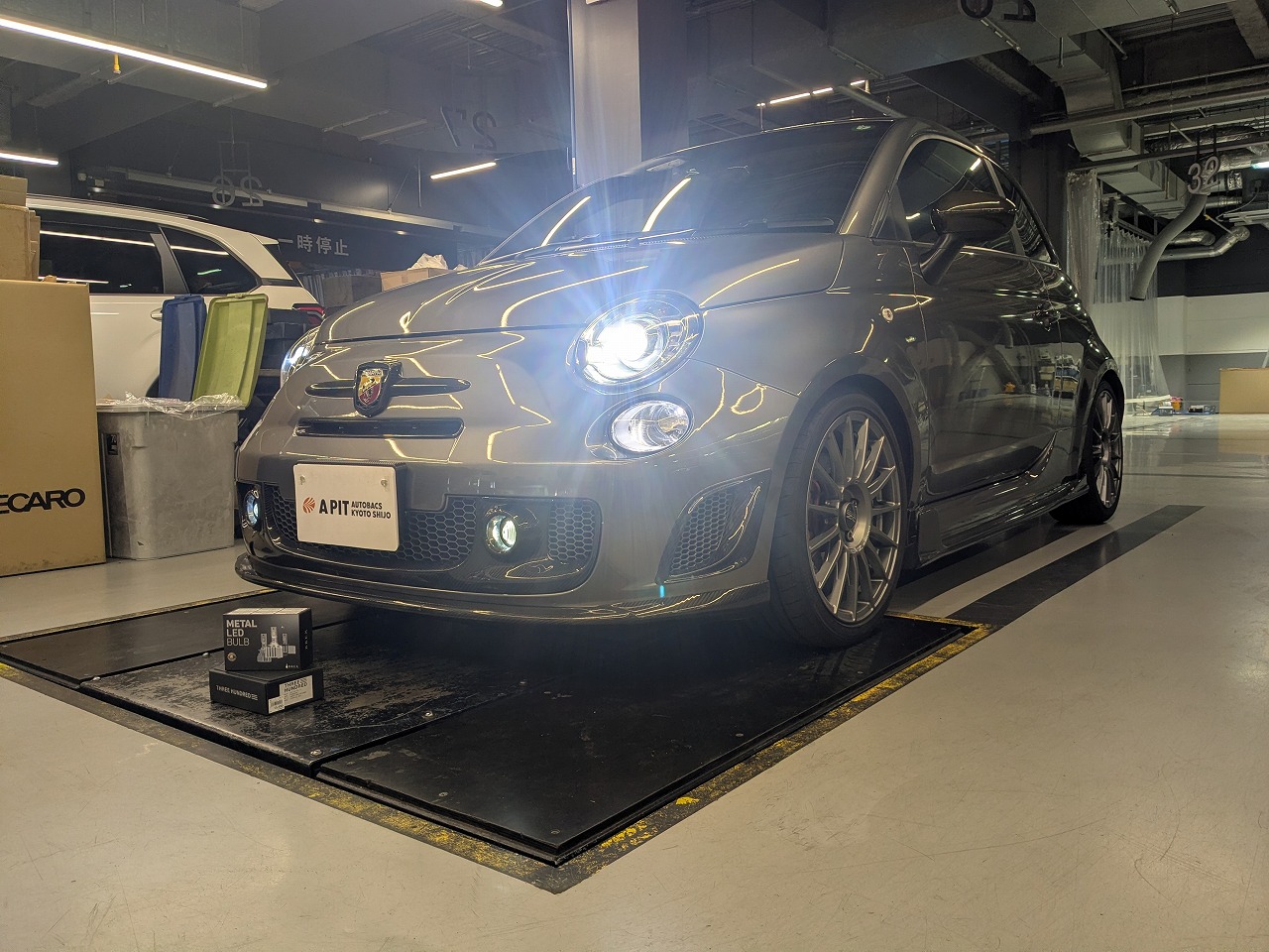 アバルト595×ヘッドライトバルブ、フォグランプバルブLED