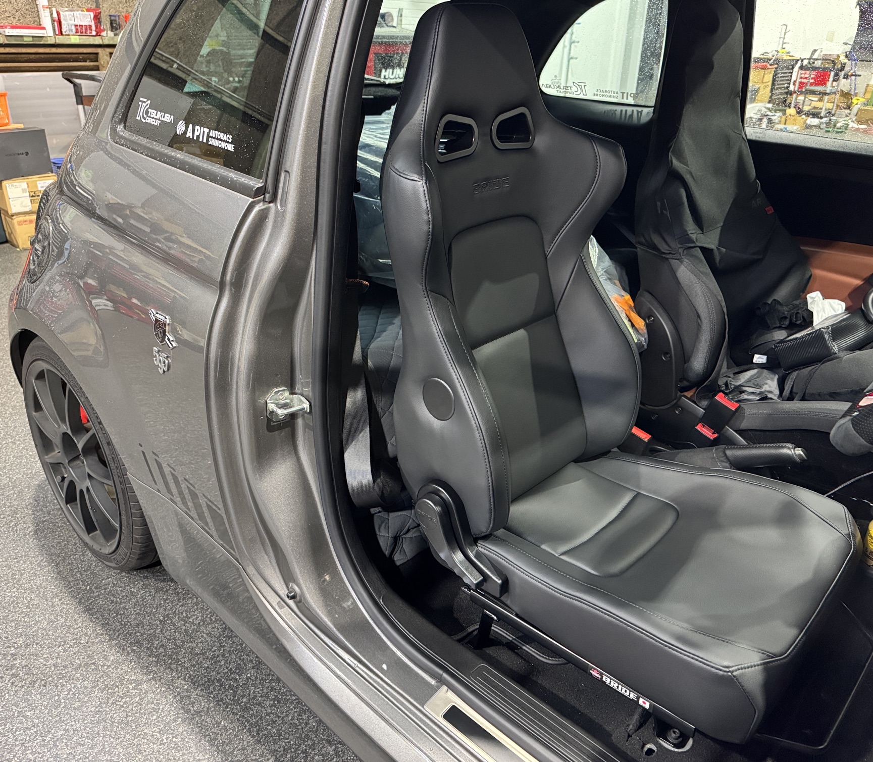 ABARTH595にBRIDEシート