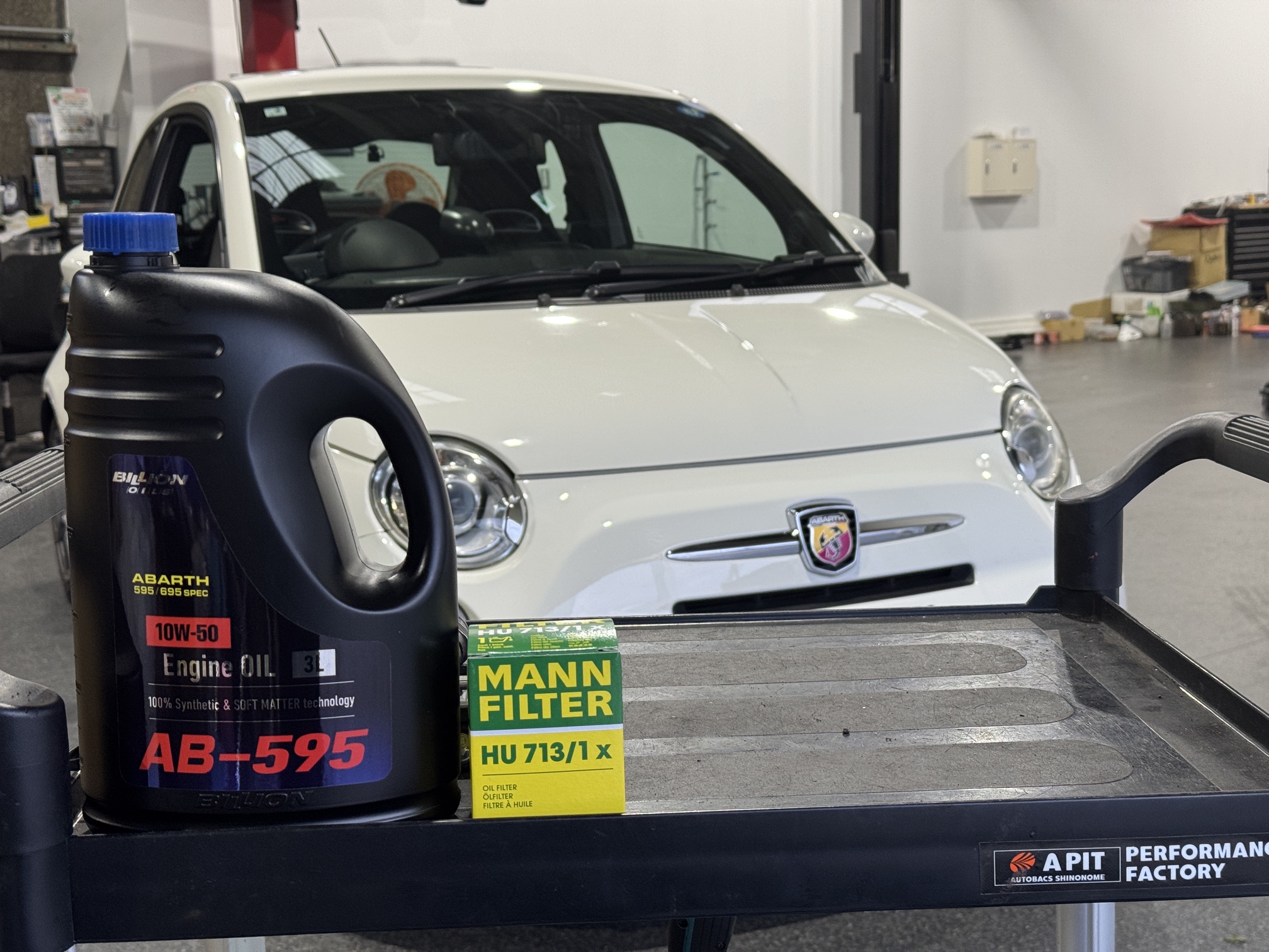 ABARTH500でエンジンオイル、オイルフィルター交換
