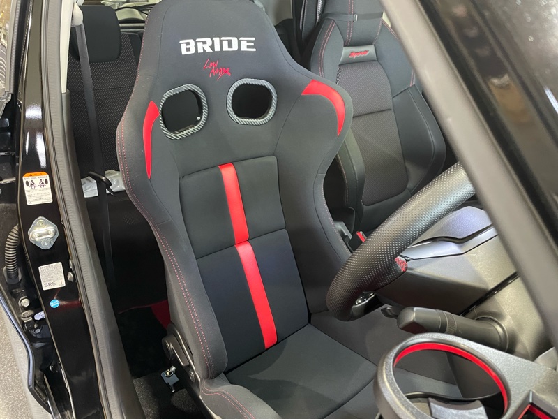 ZC33Sスイフトスポーツ BRIDE GIASⅢ REIMS